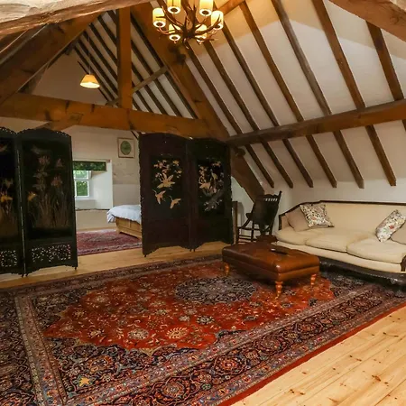 The Gardener's Cottage, Hall 度假居