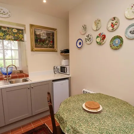 The Gardener's Cottage, Hall * 斯卡伯勒